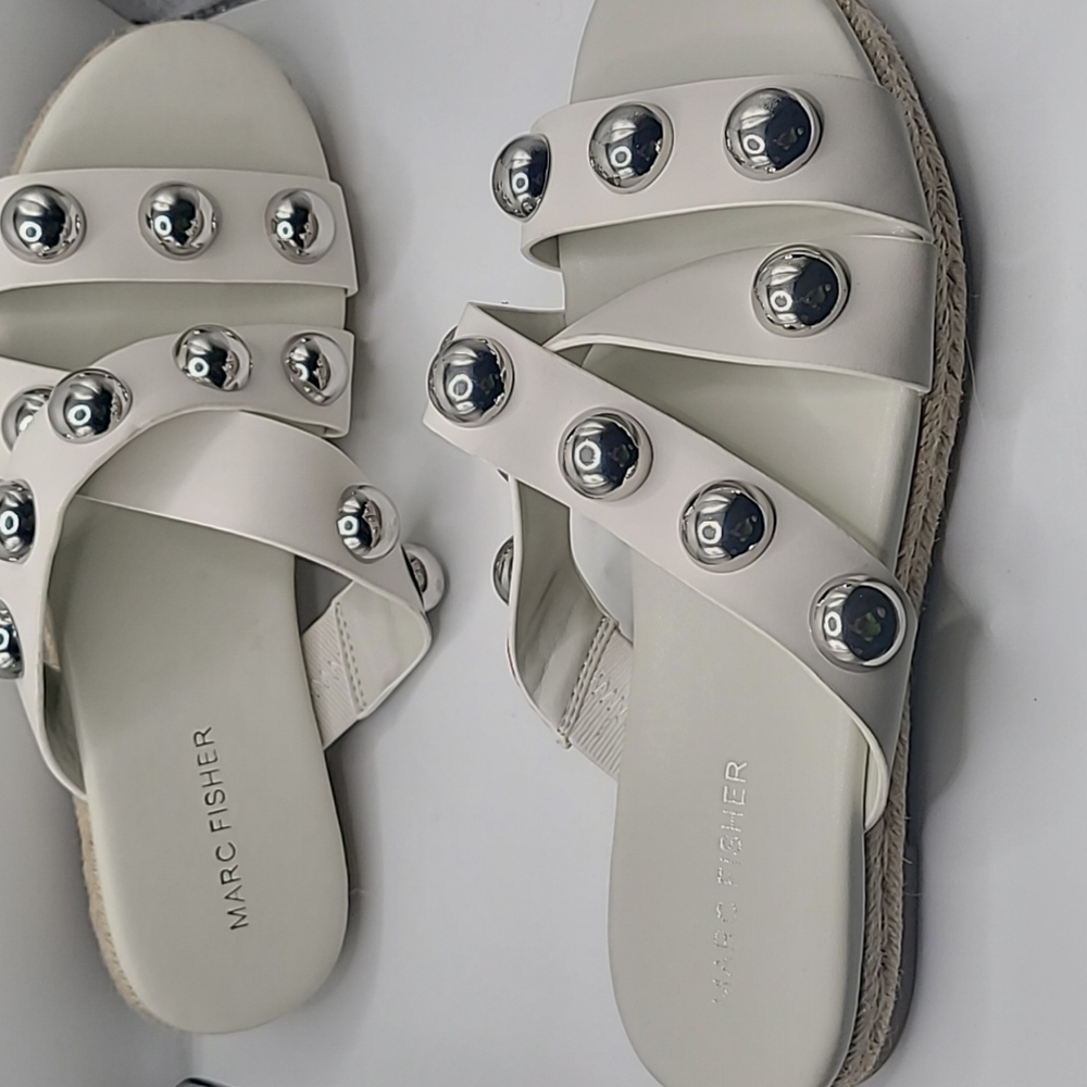 Marc Fisher Prisca Ball-Studded Espadrille Sandals Size 7.5M Beige White Flats